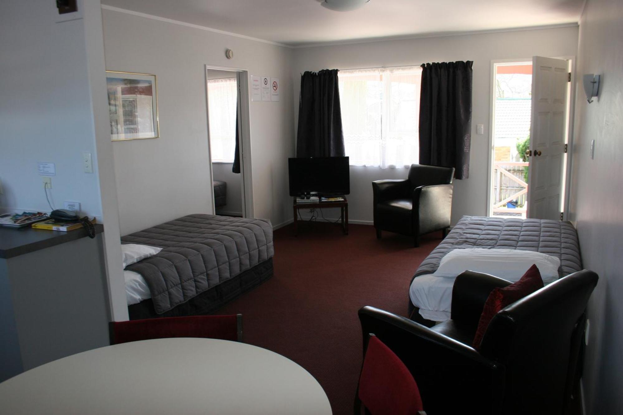 פאנגאריי Burgundy Rose Motel מראה חיצוני תמונה